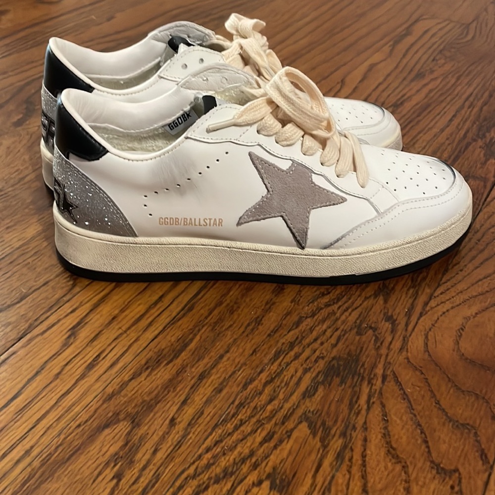 ✨Sparkly and Star trendy Ladies sneakers ✨New no box.